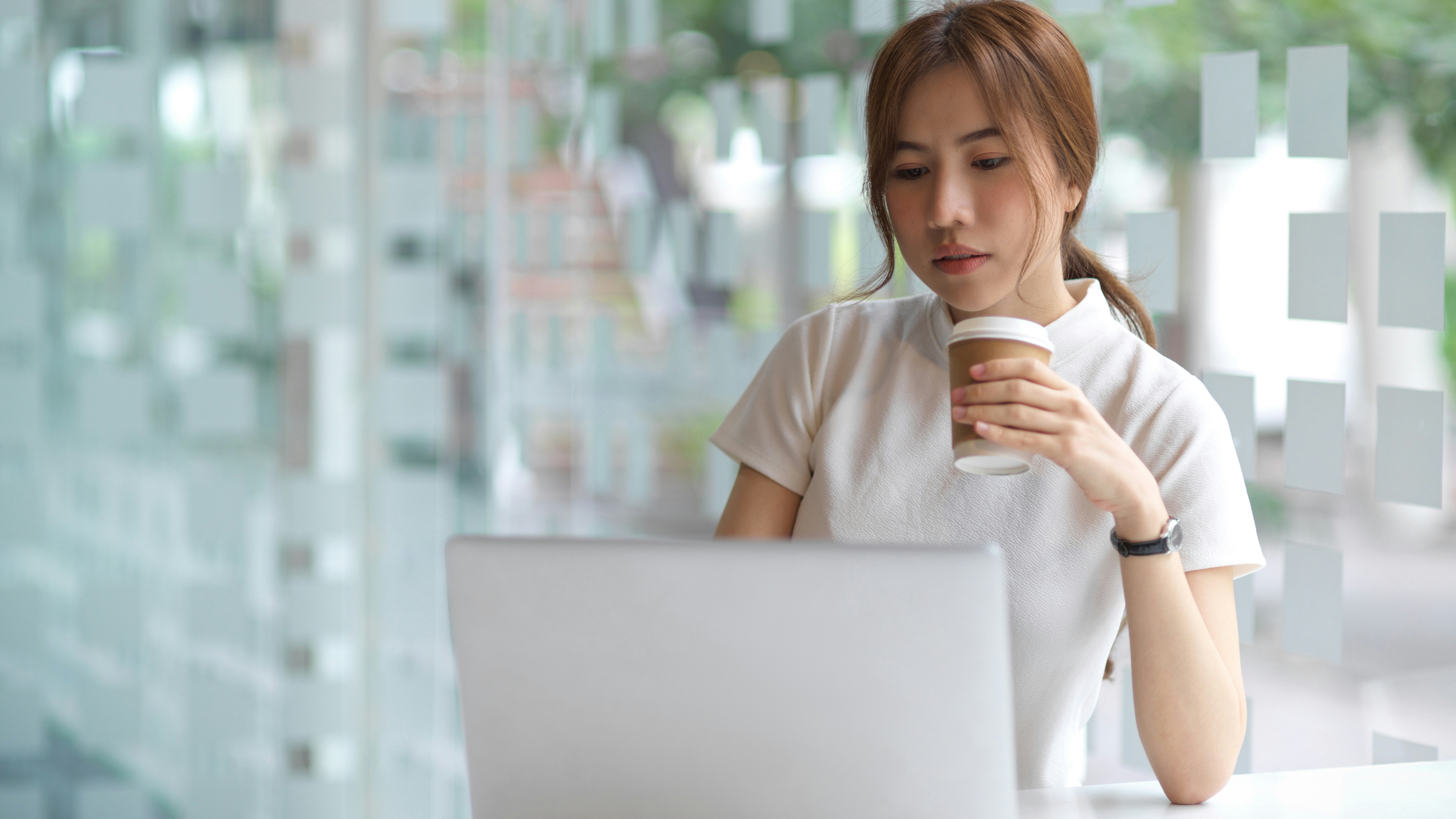 Financial Advisors Lose Referrals Online Long Before Prospects Ever Reach Out