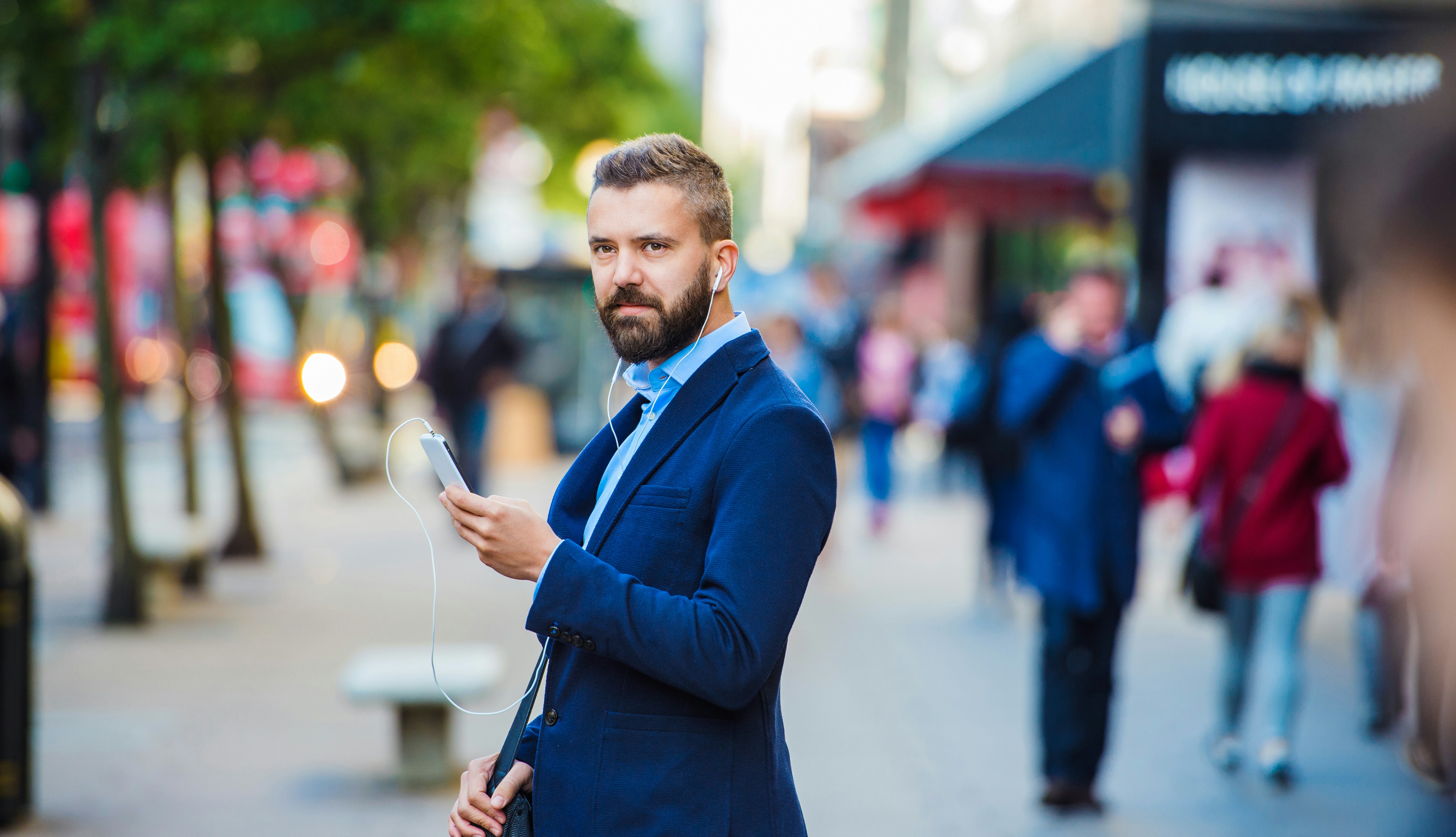 The Follow-Up That Wins Clients Without Chasing Them